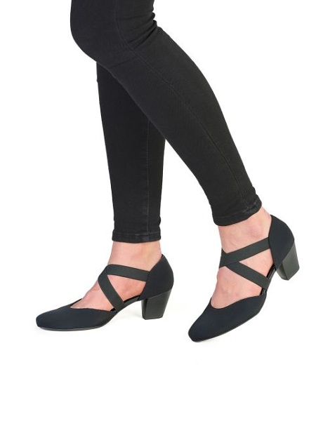 Extravagante Pumps mit Kreuzbandagen von ARA Shoes - 1233439_69 black